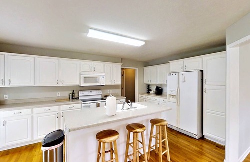 Cookeville House | Heathwood Hideaway with Cozy 3-bedroom house just outside the city limits