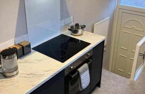 Newcastle-upon-Tyne Condo | HEATON BEAUTIFUL 3 BED SERVICED APARTMENT SLEEP 8