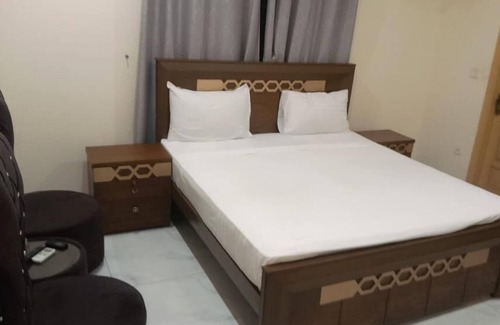 G-6 Sector Hotel | Heaven Huts
