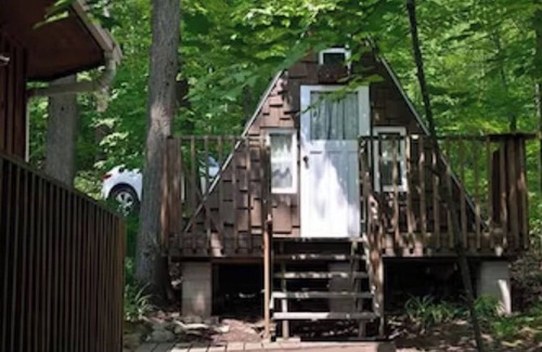 Windermere Cottage | HEAVEN IN MUSKOKA, BEAUTIFUL COTTAGE,.SUPER VIEWS, XXL DECK, & FLOATING DOCK.