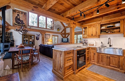 Highlands Hills House | Heaven in the Hills - Cozy Mountain Getaway