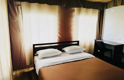 Yercaud Hotel | Heaven's Ledge