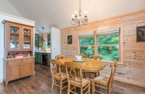 Old Fort Cabin | Heaven's Point | Great views, pet friendly