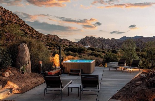 Pioneertown House | Heaven's View By The Cohost Company