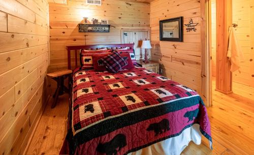 Topton Villa | Heaven Sent - Spacious Family Cabin on Lake Nantahala