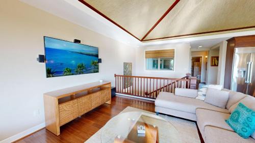 Kamuela House | HEAVENLY DAYS Stunning Views from KaMilo 3BR Home with Heated Pool
