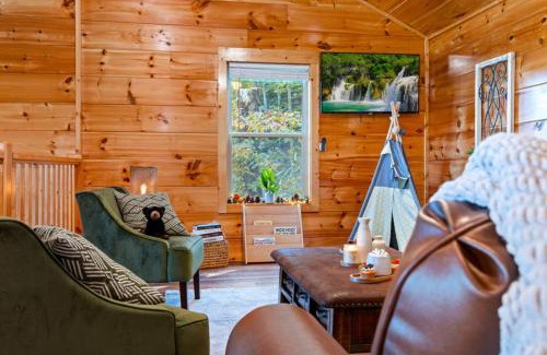 Sevierville Ski Chalet | Heavenly Heights by Ghosal Luxury Lodging