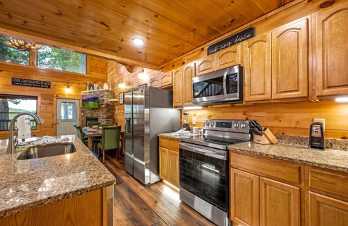 Sevierville Cabin | Heavenly Heights by Ghosal Luxury Lodging