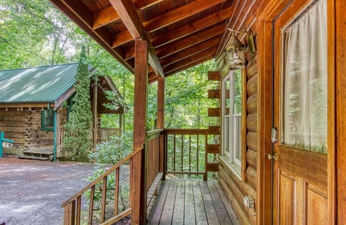 Gatlinburg House | HEAVENLY HEIGHTS - GREAT LOCATION! CLOSE TO ALL THE ACTION! cabin