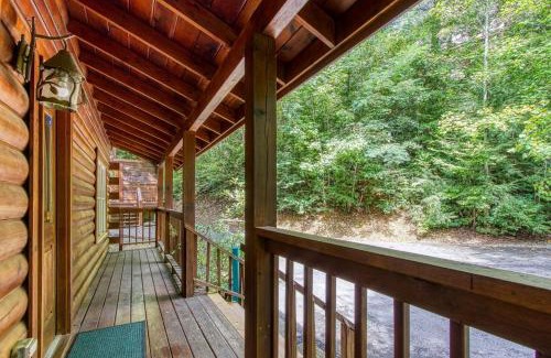 Gatlinburg House | HEAVENLY HEIGHTS - GREAT LOCATION! CLOSE TO ALL THE ACTION! cabin