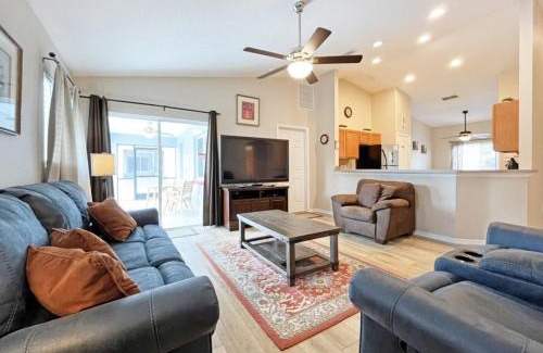 Hillcrest Estates House | Heavenly Venture home
