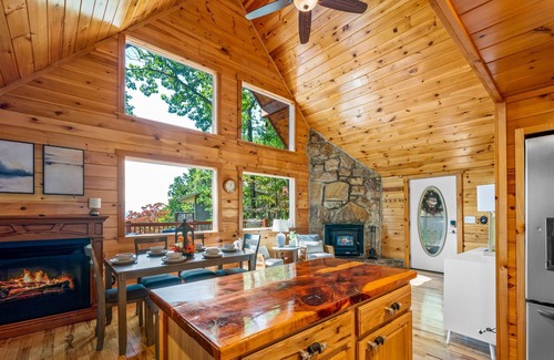 Sevierville Ski Chalet | Heavenly Views Cabin - With Hot Tub and Mountain Views!