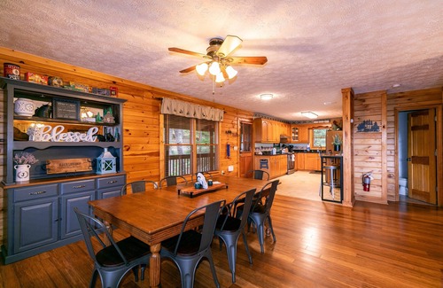 Ferguson House | Heavens Hideaway - 4 bedroom with views, allows pets, game tables