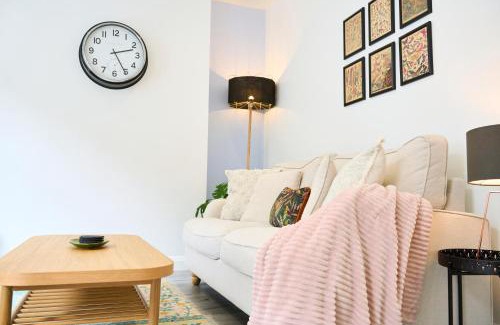 Mytholm House | Hebden Bridge Haven - Stylish, Cosy, Canal Side, Pet Friendly