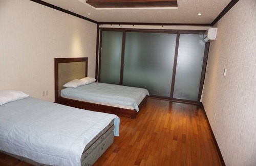 Aewol Hotel | Hebron Hill Resort