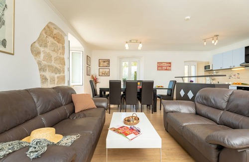 Ploce Apartment | Hedera Estate, Hedera A19