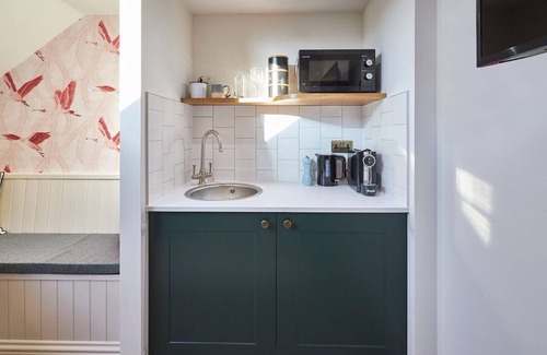Wooler Apartment | Hedgehope @ Arlington House Hotel: Boutique Self Check-In Ensuite Room in Wooler