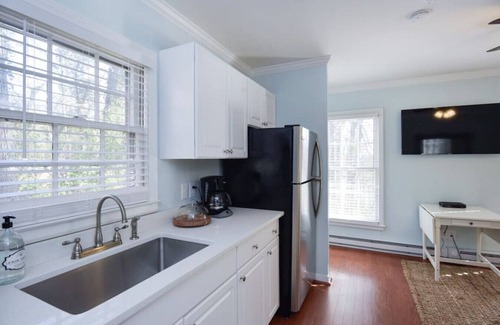 Chapel Hill Apartment | Heel House Apartment-Walk to UNC stadiums!