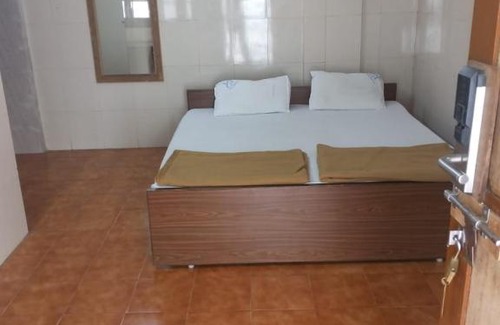 Tindivanam Hotel | Heera Residency