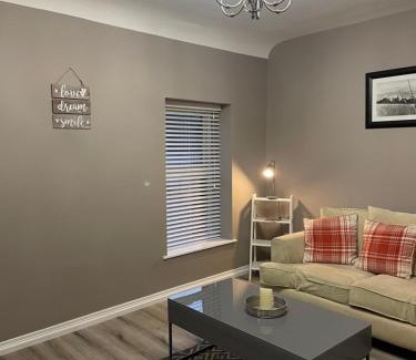 Londonderry Apartment | Heights View Apartment