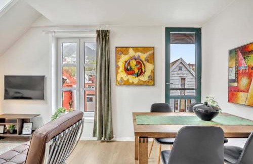 Bergenhus Apartment | Heimby - Seaside Luxury - Free Parking