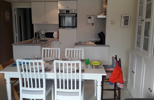 Heist Apartment | Heist, apartment with transverse view of the dike, the dunes and the sea