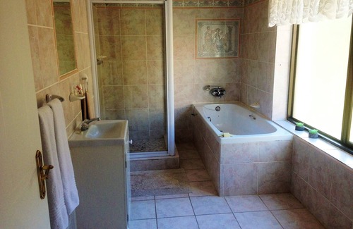 Gordon's Bay House | Helderberg Guesthouse