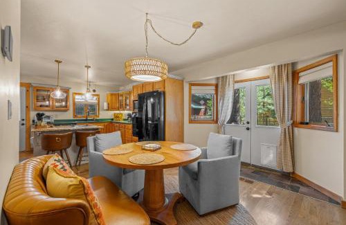 McCall House | Helen's Place- Near ponderosa state park and golf, pet friendly, covered patio