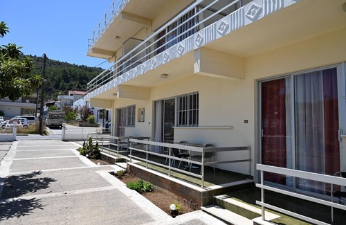 Paradisi Apartment | Helena Apartment GF near Airport