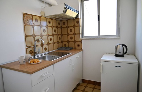 Paradisi Apartment | Helena Apartment GF with Garden View near Airport