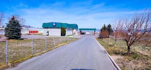 Helena Hotel | Helena Inn - Airport