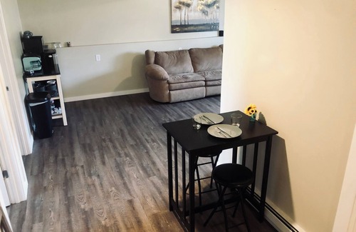 Helena Valley Northwest House | Helena Valley Guest Suite with Hot Tub