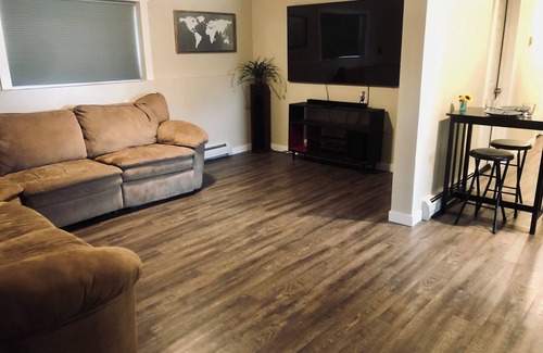Helena Valley Northwest House | Helena Valley Guest Suite with Hot Tub