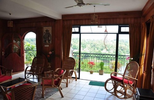 Kandy House | HELFAROAN Spacious, bright villa. Beautiful Panorama.