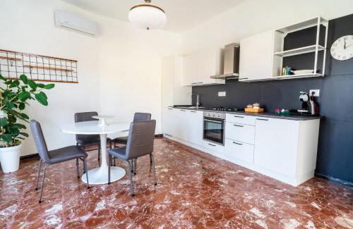 Arcola Apartment | Helianthus