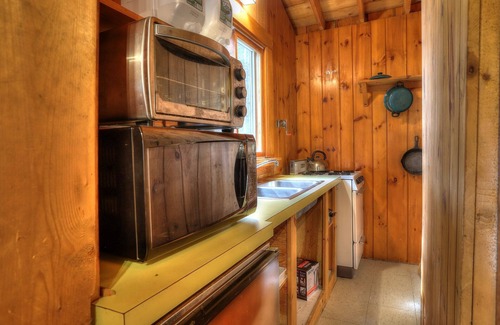 Rangeley House | 🐾Helidoni Camps - Charming vacation retreat located in Mooselookmeguntic Lakes Bugle Cove