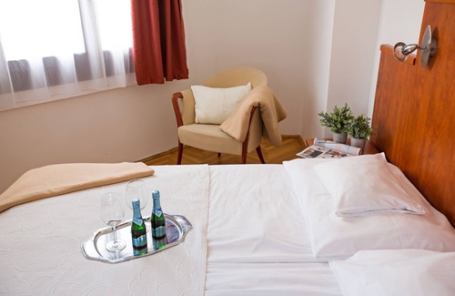 Magasut Hotel | Helios Hotel Pension