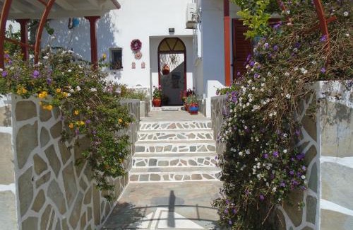Livadi House | Helios Serifos
