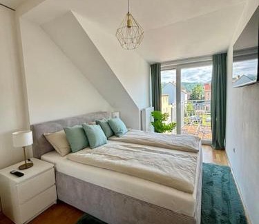 Klagenfurt am Woerthersee Apartment | Helle Dachgeschosswohnung im Zentrum