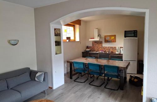 Schwalefeld Apartment | Helle Wohnung bei Willingen mit Terrasse
