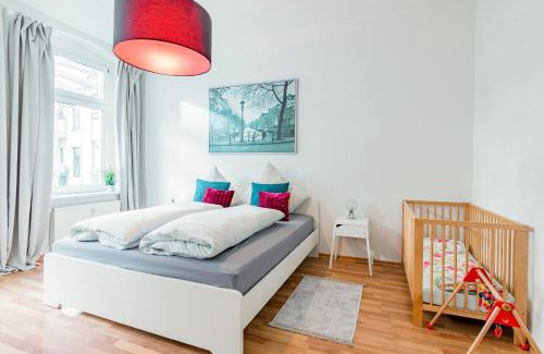 Magdeburg Apartment | Helle Wohnung mit Balkon zum grünen Innenhof - WLAN, 4 Schlafplätze