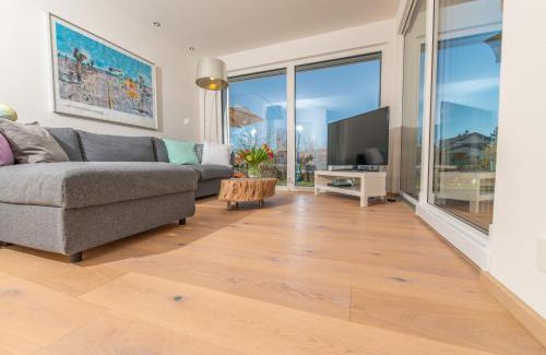 Bad Toelz Apartment | Helle Wohnung mit Bergblick & eigener Terrasse