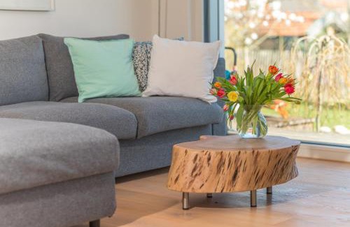 Bad Toelz Apartment | Helle Wohnung mit Bergblick & eigener Terrasse