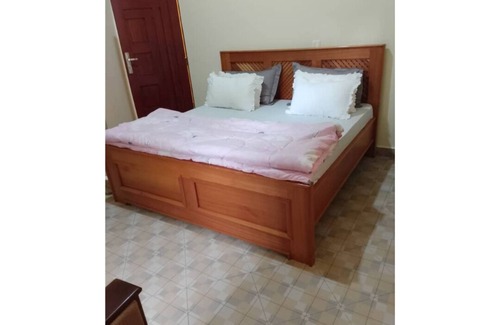 Moshi Bed & Breakfast | Hellen's Riverside Villas