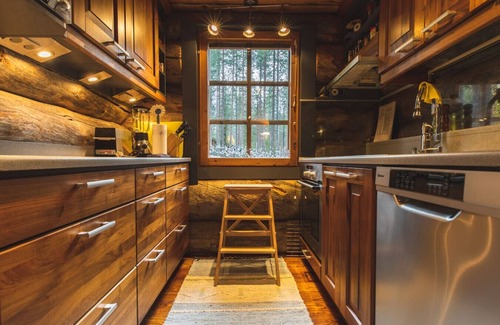 Sirkka Cabin | Hellevi Log Cabin by Aavalevi Holidays