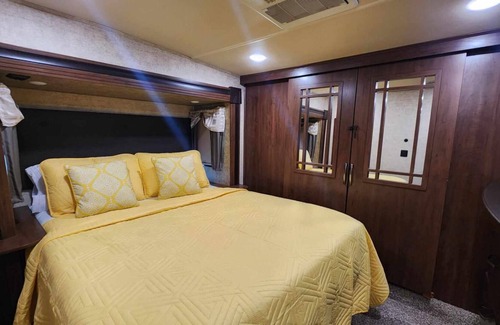 River Ranch Cottage | Hello Sunshine! RV and Golf Cart Rental at River Ranch! 152
