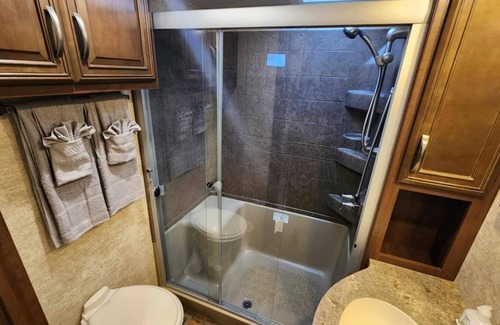 River Ranch Cottage | Hello Sunshine! RV and Golf Cart Rental at River Ranch! 152
