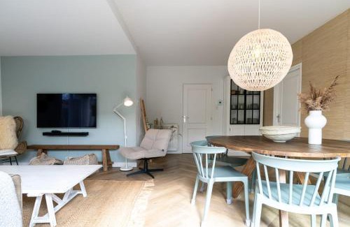 Groot Valkenisse House | Hello Zeeland - Vakantiewoning Beach Lodge Zilt