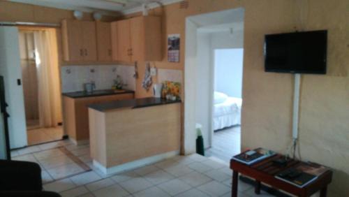 Oudtshoorn Apartment | Heloise Home Stay