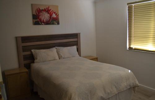 Oudtshoorn Apartment | Heloise Home Stay
